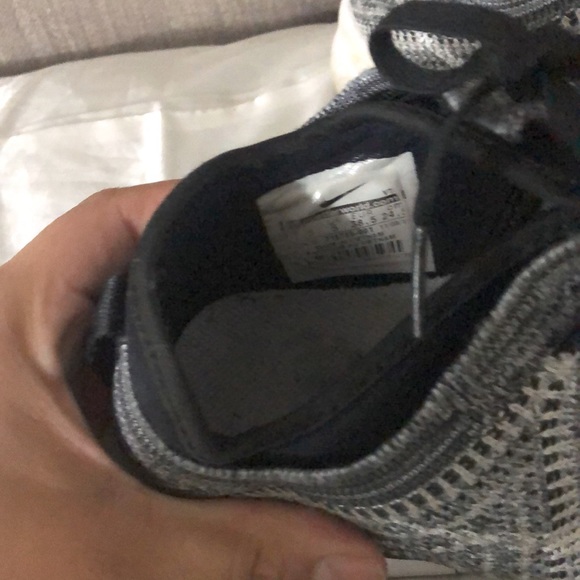 Nike tennis shoes - Picture 6 of 7